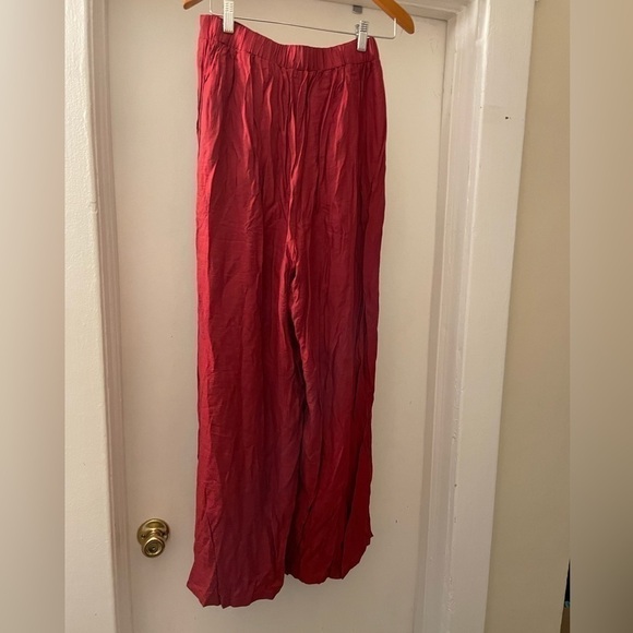 Cellmia Collection Deep Red Wide leg Pants size Medium NWT - Picture 9 of 10